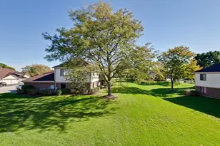 867 E Carriage Ln, Palatine, IL 60074 - Photo 8