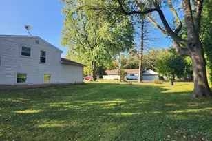 905 Buena Vista Dr, Round Lake Beach, IL 60073 - Photo 24