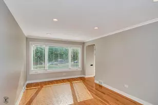 10348 S Rhodes Ave, Chicago, IL 60628 - Photo 2