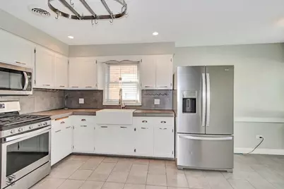 10348 S Rhodes Avenue, Chicago, IL 60628 - Photo 10