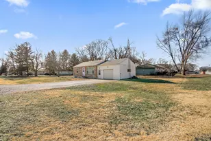 104 S English St, Braidwood, IL 60408 - Photo 10