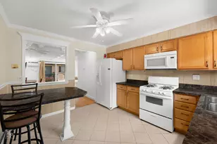 5151 N East River Rd, Chicago, IL 60656 - Photo 4