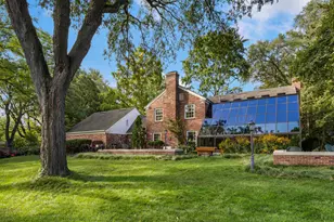 812 Dodds Dr, Champaign, IL 61820 - Photo 2