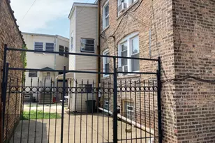 5254-56 W Wolfram St, Chicago, IL 60641 - Photo 4