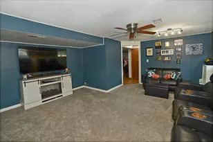 1403 Dakota Dr, Ottawa, IL 61350 - Photo 12