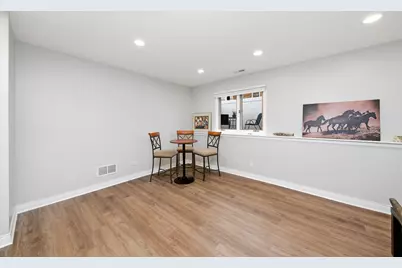[Address not provided], Brookfield, IL 60513 - Photo 18