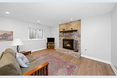 [Address not provided], Brookfield, IL 60513 - Photo 16