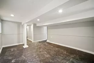 9131 S Blackstone Ave, Chicago, IL 60619 - Photo 16