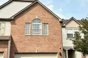 2866 Stonewater Dr, Naperville, IL 60564 - Photo 2