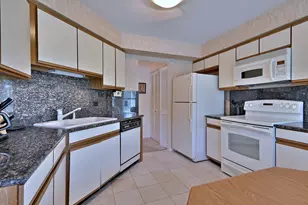5 Willow Pkwy, Buffalo Grove, IL 60089 - Photo 16
