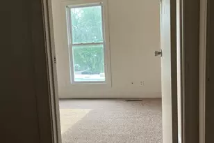 110-112 E Frank St, Freeport, IL 61032 - Photo 4