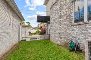 6916 W Forest Preserve Dr W, Harwood Heights, IL 60706 - Photo 16