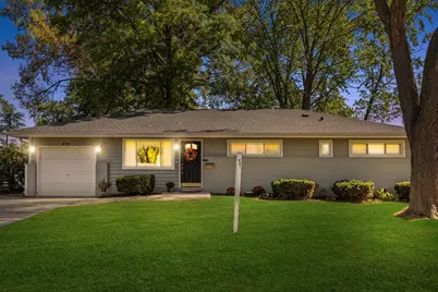 455 Mohave Street, Hoffman Estates, IL 60169 - Photo 2