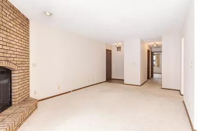 105 Carol Court #C-1, Pontiac, IL 61764 - Photo 8