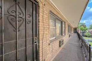 7727 S Colfax Ave, Chicago, IL 60649 - Photo 2