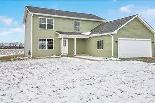 611 Apple Valley Rd, Harvard, IL 60033 - Photo 2