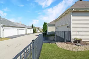 39W380 Armstrong Ln, Geneva, IL 60134 - Photo 38