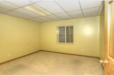 39W380 Armstrong Lane, Geneva, IL 60134 - Photo 32