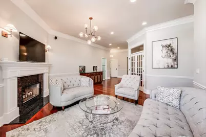 2401 N Janssen Avenue #402, Chicago, IL 60614 - Photo 8