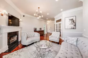 2401 N Janssen Ave, Chicago, IL 60614 - Photo 8