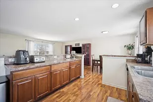 200 Egan Dr, Streamwood, IL 60107 - Photo 6