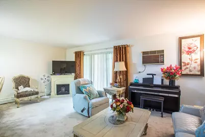 4224 Saratoga Avenue #J105, Downers Grove, IL 60515 - Photo 4