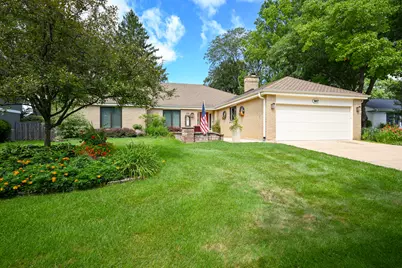 187 E Thompson Drive, Wheaton, IL 60189 - Photo 1
