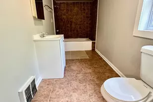 50 Sheridan St, Elgin, IL 60123 - Photo 8