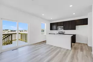 413 Hathaway Ln, Oswego, IL 60543 - Photo 4