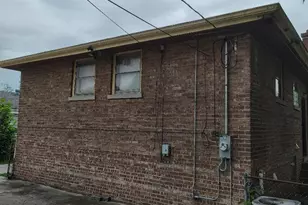 550 W 127th St, Chicago, IL 60628 - Photo 2