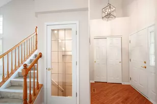 215 Wildflower Ln, La Grange, IL 60525 - Photo 4