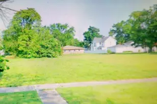 215 N Rosewood Ave, Kankakee, IL 60901 - Photo 1