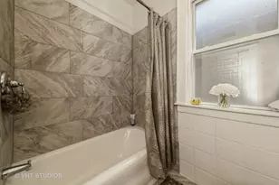 8216 S Maryland Ave, Chicago, IL 60619 - Photo 18