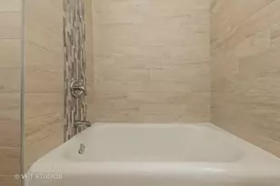 8216 S Maryland Ave, Chicago, IL 60619 - Photo 10