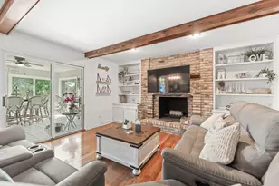 560 Renee Ct, Geneva, IL 60134 - Photo 10