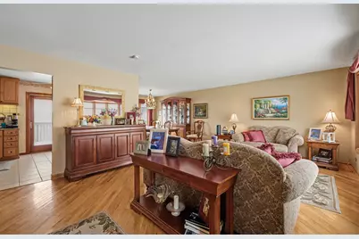 4100 N Victoria Drive, Hoffman Estates, IL 60192 - Photo 2