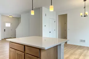 94 W Crabapple Ave, Cortland, IL 60112 - Photo 16