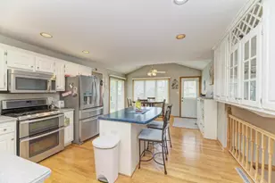 7930 Grant St, Darien, IL 60561 - Photo 8