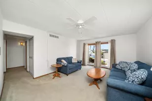 10512 Ridge Cove Dr, Chicago Ridge, IL 60415 - Photo 2