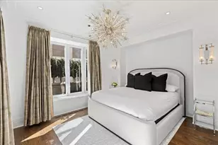 159 E Walton Pl, Chicago, IL 60611 - Photo 10