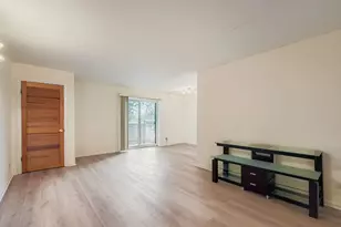 1463 Mercury Dr, Schaumburg, IL 60193 - Photo 2