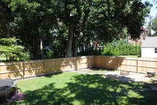 425 S 4th St, Watseka, IL 60970 - Photo 6