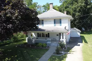 425 S 4th St, Watseka, IL 60970 - Photo 1