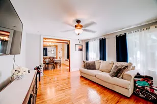 425 S 4th St, Watseka, IL 60970 - Photo 26