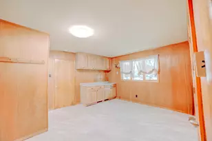 911 E Locust St, Watseka, IL 60970 - Photo 28