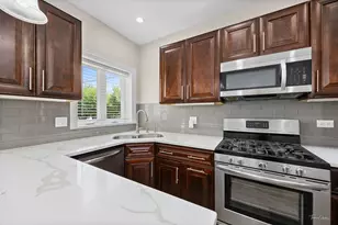 1329 Wisconsin Ave, Berwyn, IL 60402 - Photo 16