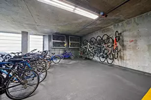 9725 Woods Dr, Skokie, IL 60077 - Photo 34