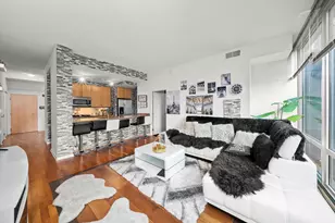 9725 Woods Dr, Skokie, IL 60077 - Photo 8