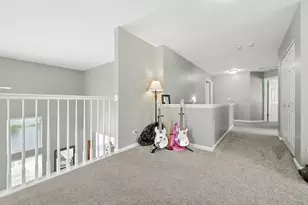 26 N Berkshire Ln, Round Lake, IL 60073 - Photo 18