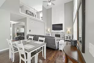 26 N Berkshire Ln, Round Lake, IL 60073 - Photo 10